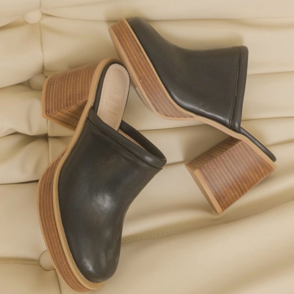 Black Ava Mules